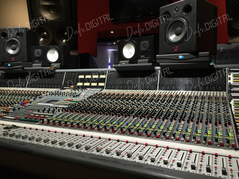 Professional Audio Mixing Console