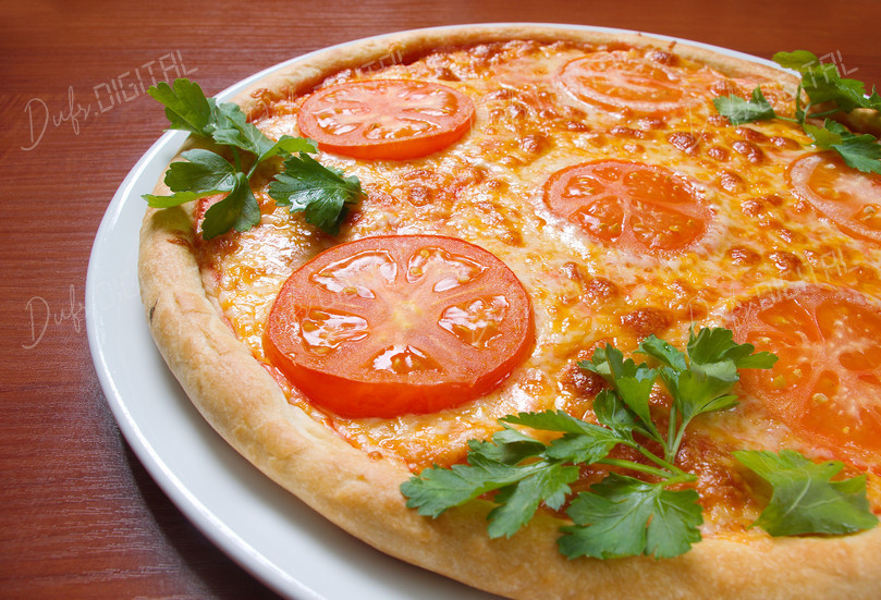 Fresh Tomato Pizza