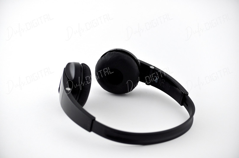 Black Wireless Headphones