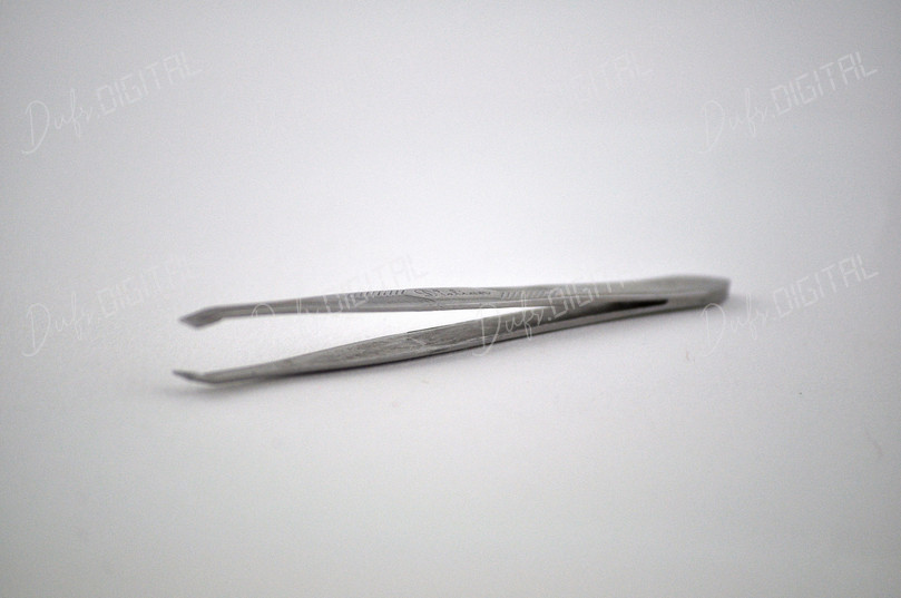 Metal Tweezers on Surface