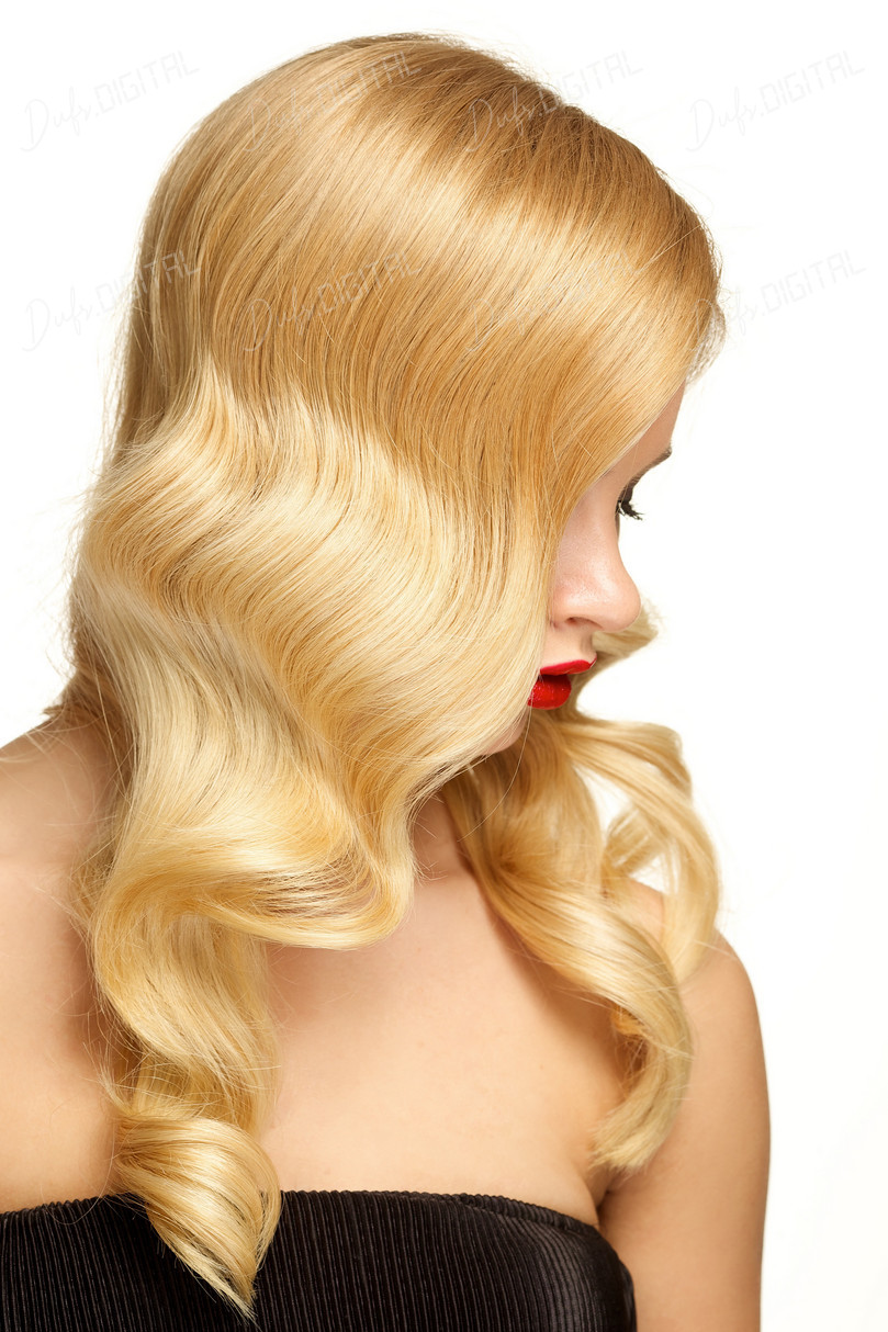 Elegant Blonde Waves